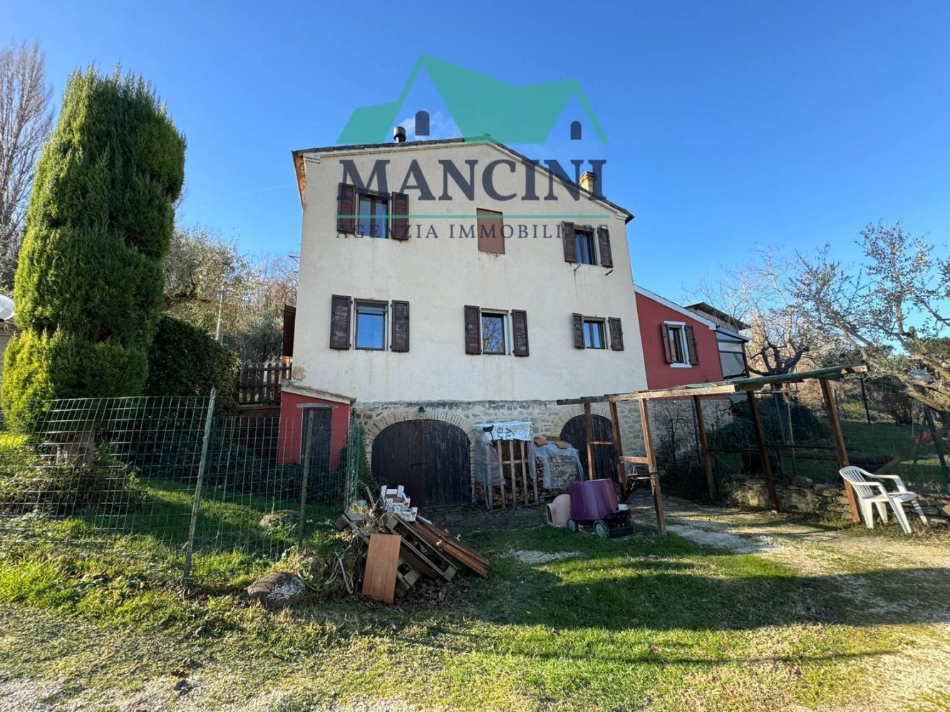 4 rooms House in Castelplanio, Italy No. 83902