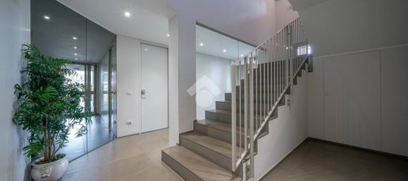 Квартира с 3 комнатами в Реджо Эмилия, Италия № 8607 37