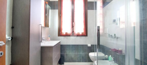 Квартира с 3 комнатами в Реджо Эмилия, Италия № 8607 26