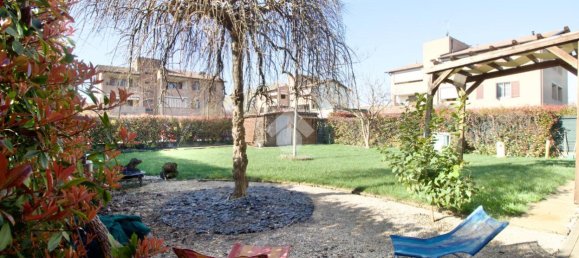 Квартира с 3 комнатами в Реджо Эмилия, Италия № 8607 2