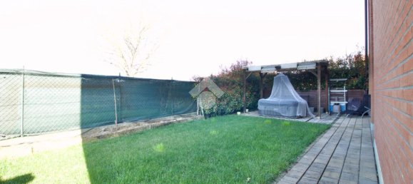 Квартира с 3 комнатами в Реджо Эмилия, Италия № 8607 34