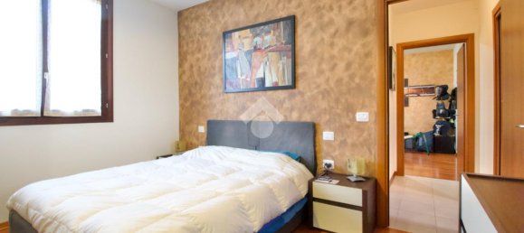 Квартира с 3 комнатами в Реджо Эмилия, Италия № 8607 10