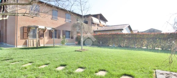 Квартира с 3 комнатами в Реджо Эмилия, Италия № 8607 4