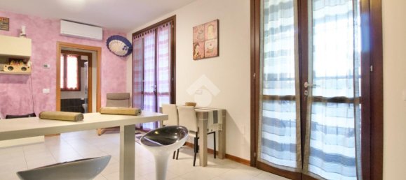 Квартира с 3 комнатами в Реджо Эмилия, Италия № 8607 15