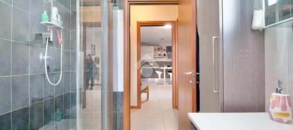 Квартира с 3 комнатами в Реджо Эмилия, Италия № 8607 28