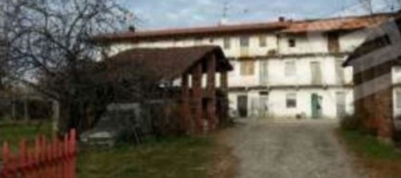 7 rooms Apartment in Oleggio, Italy No. 43907 11