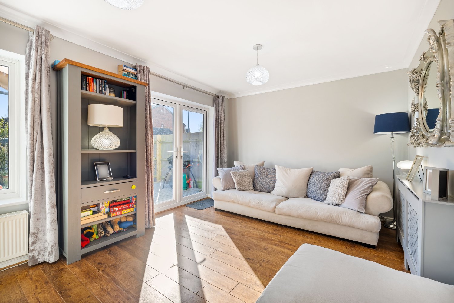 4 bedrooms House in Horley, United Kingdom No. 1032