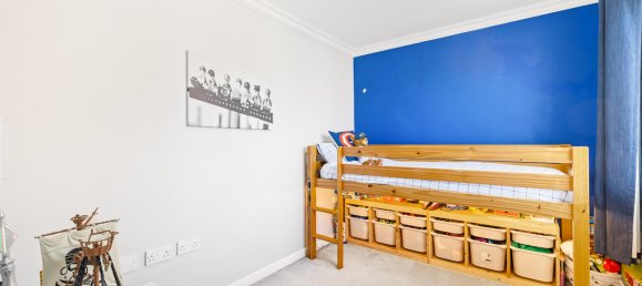 4 bedrooms House in Horley, United Kingdom No. 1032 15