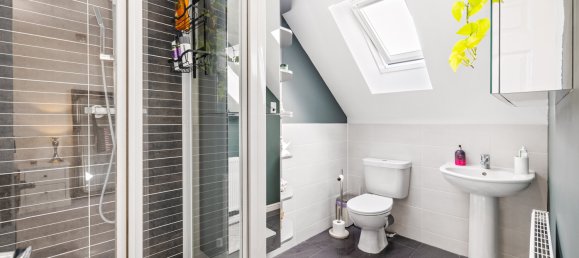 4 bedrooms House in Horley, United Kingdom No. 1032 13