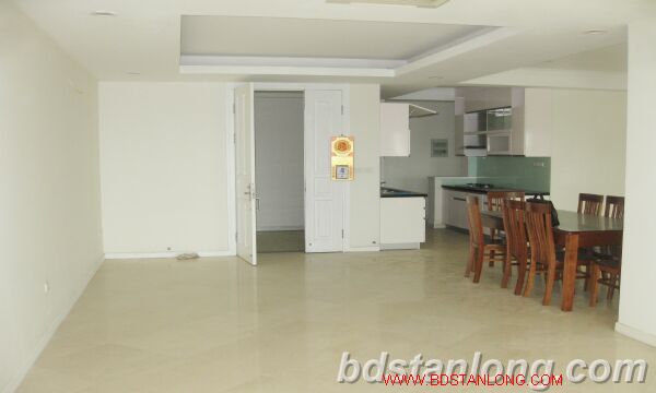 3 bedrooms Apartment in Tay Ho, Vietnam No. 6085