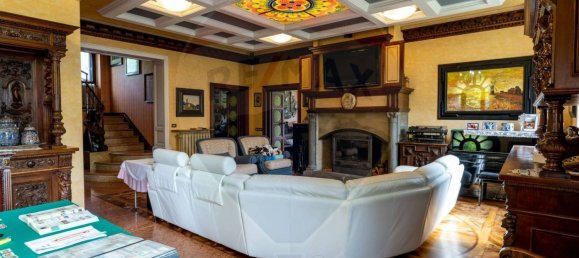 3 Schlafzimmer Villa in Berzo San Fermo, Italy, Nr. 160306 20