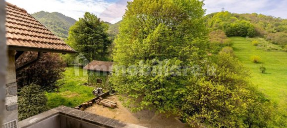 3 Schlafzimmer Villa in Berzo San Fermo, Italy, Nr. 160306 31