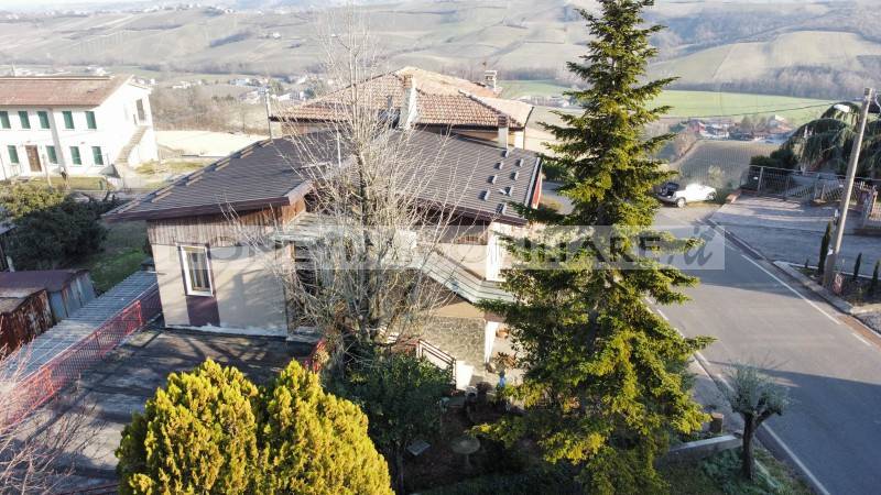 5 bedrooms Villa in Castell'Arquato, Italy No. 129386