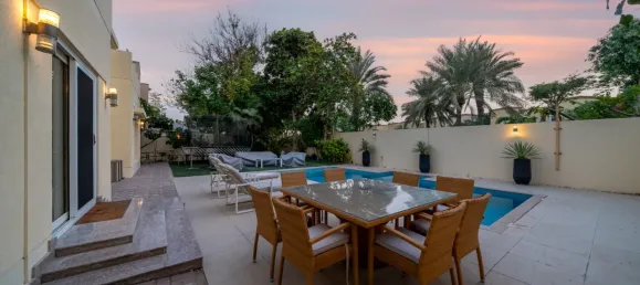 4 dormitorios villa en venta en Meadows, Dubai, UAE № 108315 16