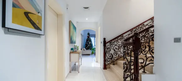 4 dormitorios villa en venta en Meadows, Dubai, UAE № 108315 8