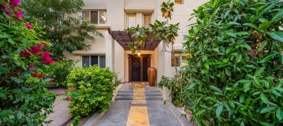 4 dormitorios villa en venta en Meadows, Dubai, UAE № 108315 19