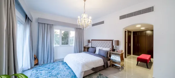 4 dormitorios villa en venta en Meadows, Dubai, UAE № 108315 13