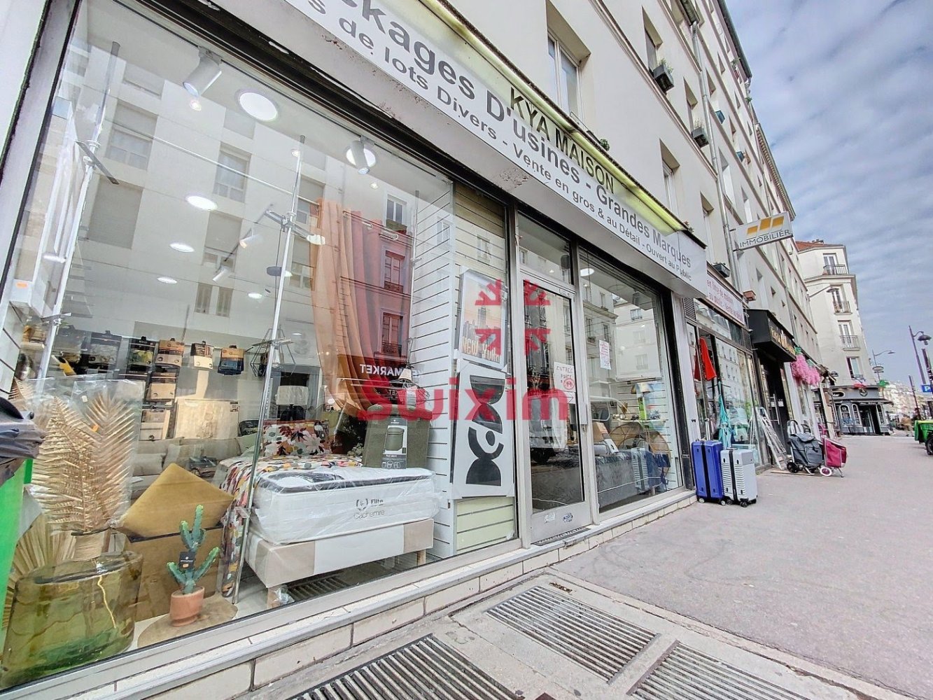38m² Commercial property in Paris, France No. 178008