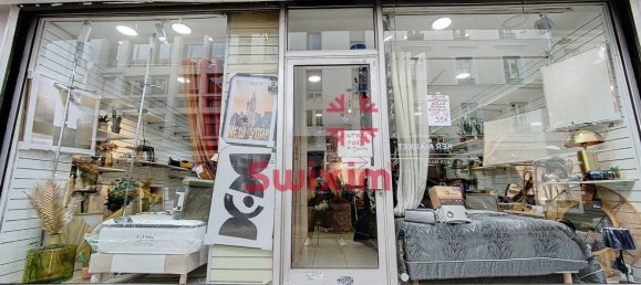 38m² Commercial property in Paris, France No. 178008 2