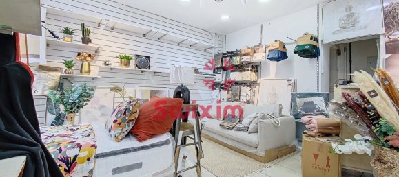 38m² Commercial property in Paris, France No. 178008 3