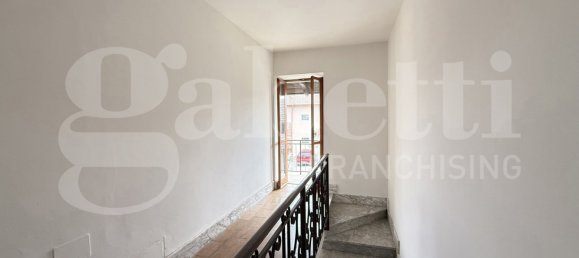 4 Schlafzimmer Haus in Collegno, Italy, Nr. 353736 12