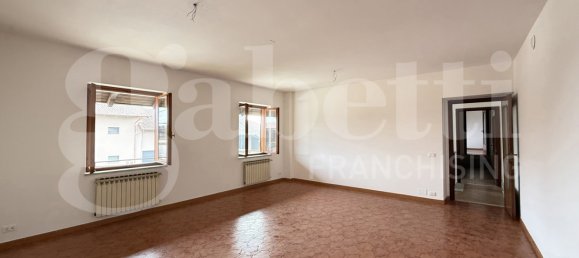 4 Schlafzimmer Haus in Collegno, Italy, Nr. 353736 19