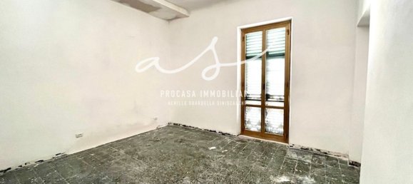 5 rooms Apartment in La Spezia, Italy No. 286352 3