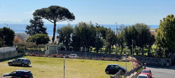 5 rooms Apartment in Pozzuoli, Italy No. 214419 7