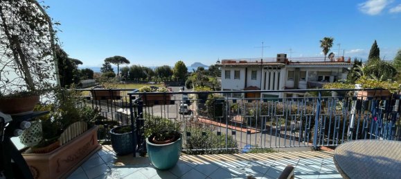 5 rooms Apartment in Pozzuoli, Italy No. 214419 6