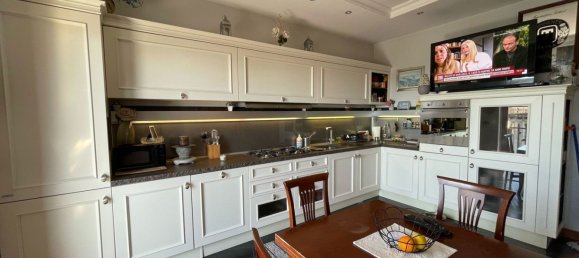 5 rooms Apartment in Pozzuoli, Italy No. 214419 46