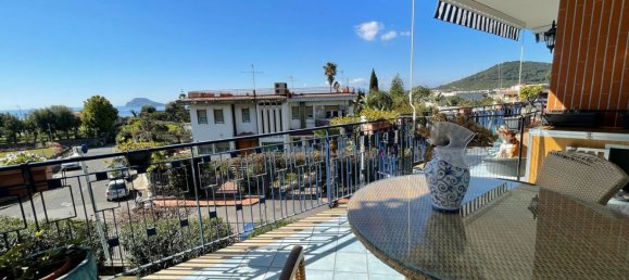 5 rooms Apartment in Pozzuoli, Italy No. 214419 5