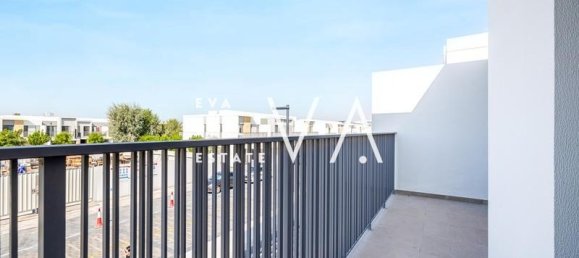 Adosado de 4 dormitorios en Dubai, UAE No. 102976 2