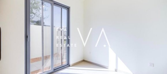 Adosado de 4 dormitorios en Dubai, UAE No. 102976 5