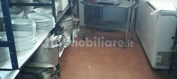 5 rooms Commercial property in Capannori, Italy No. 135110 7