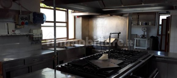 5 rooms Commercial property in Capannori, Italy No. 135110 20
