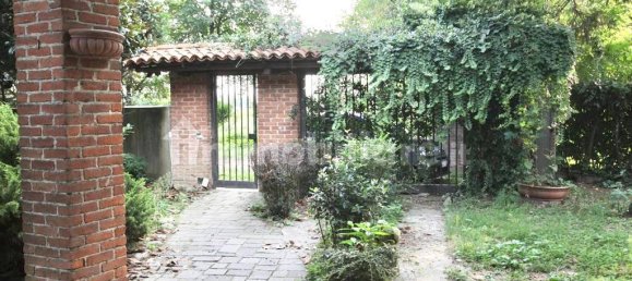 6 bedrooms House in Albairate, Italy No. 363204 5