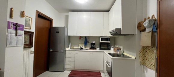 4 rooms Apartment in Seregno, Italy No. 210512 2