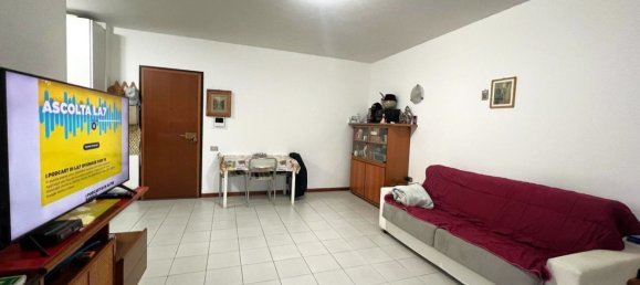 4 rooms Apartment in Seregno, Italy No. 210512 3