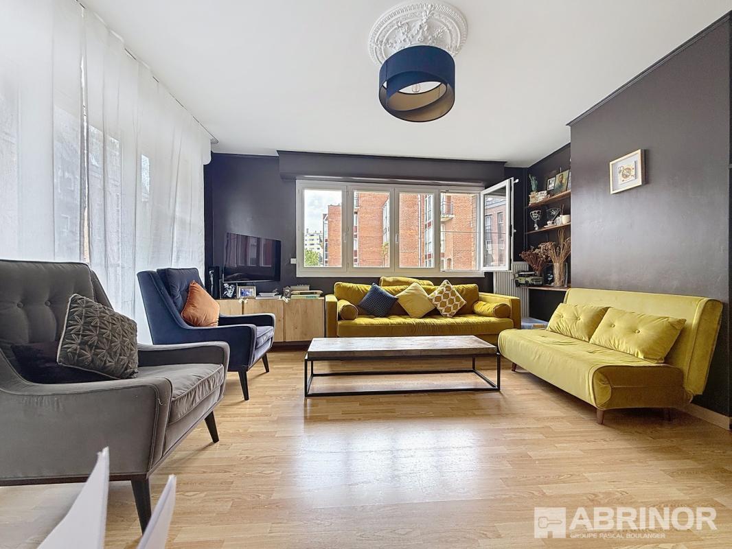 2 bedrooms Apartment in Lille, France No. 288631