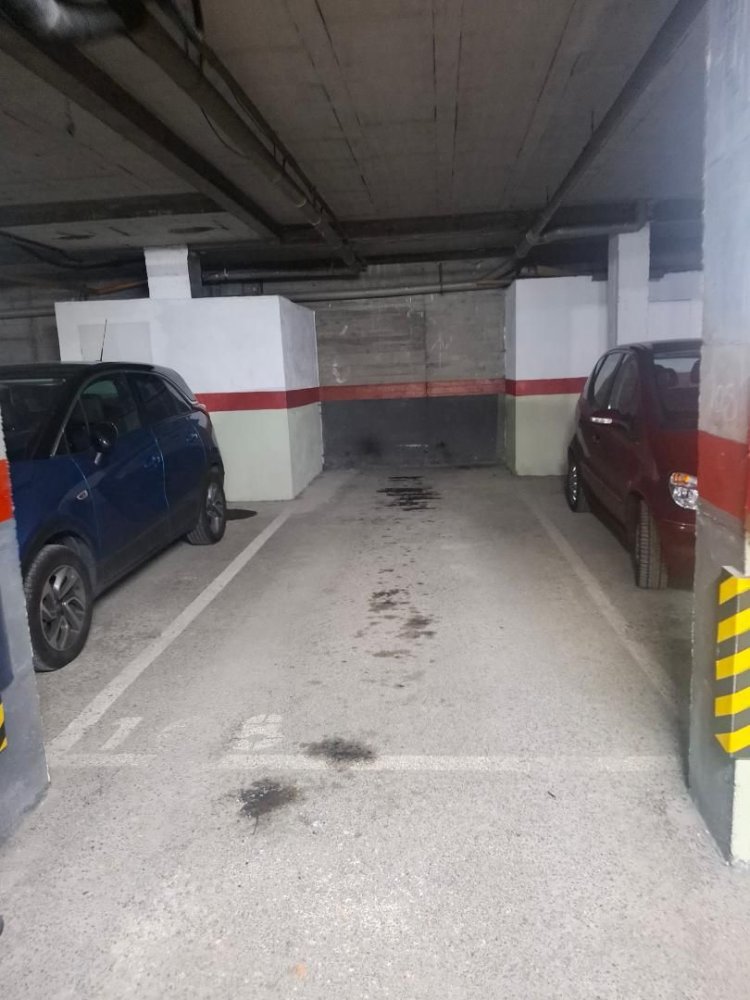 Garage à Oviedo, Spain 35m² No. 177540