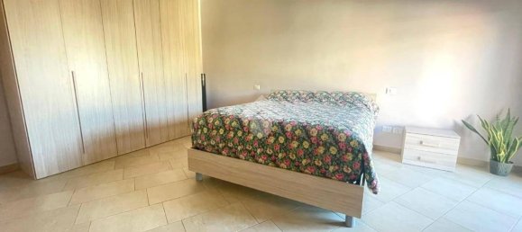 2 Schlafzimmer Wohnung in Reggio Calabria, Italy, Nr. 104909 15