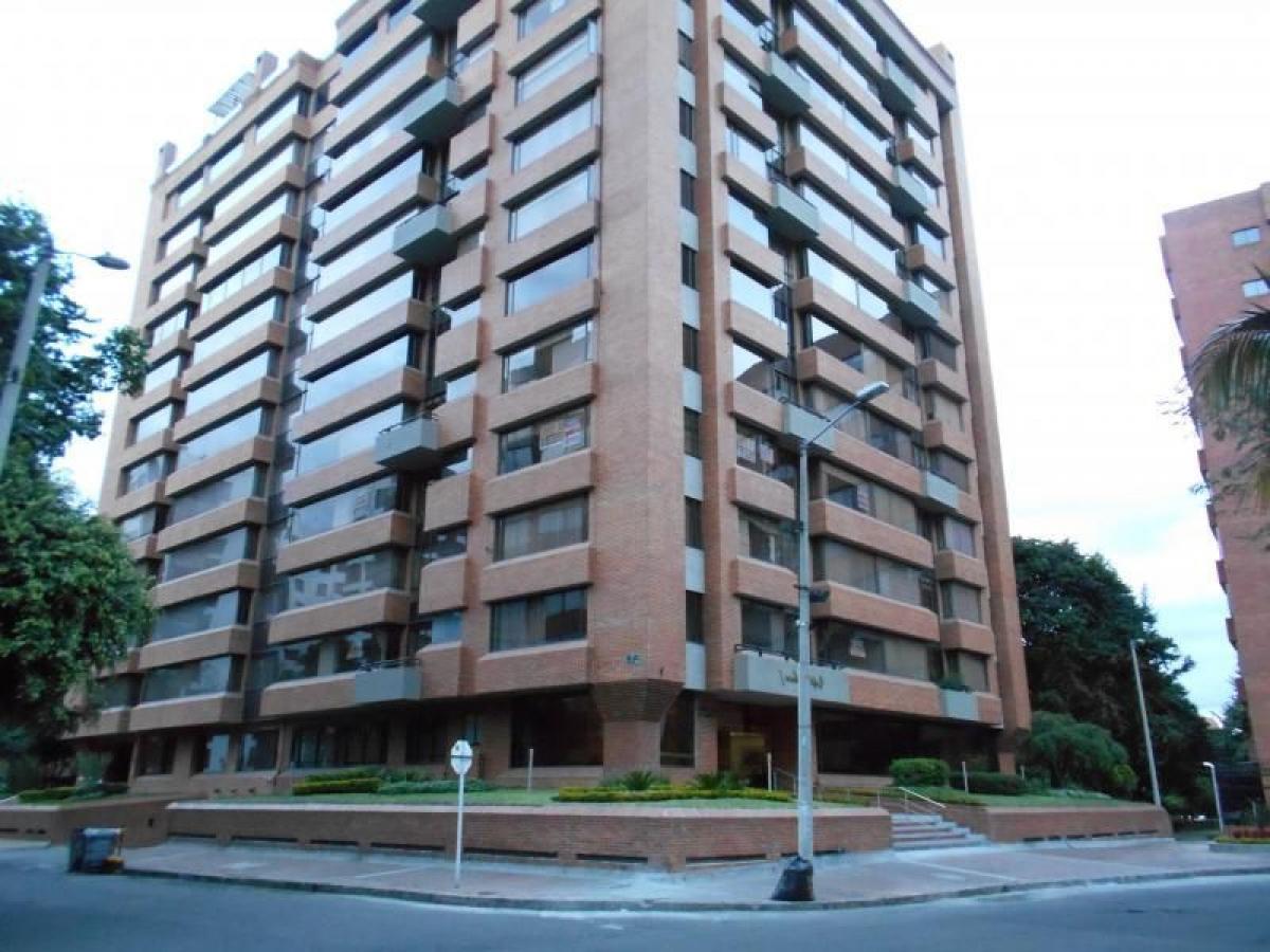 3 bedrooms House in Bogota, Colombia No. 11666