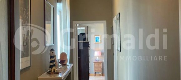 4 bedrooms Penthouse in Trani, Italy No. 330197 16