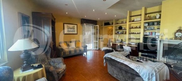 4 bedrooms Penthouse in Trani, Italy No. 330197 9