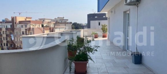 4 bedrooms Penthouse in Trani, Italy No. 330197 18