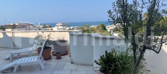 4 bedrooms Penthouse in Trani, Italy No. 330197 4