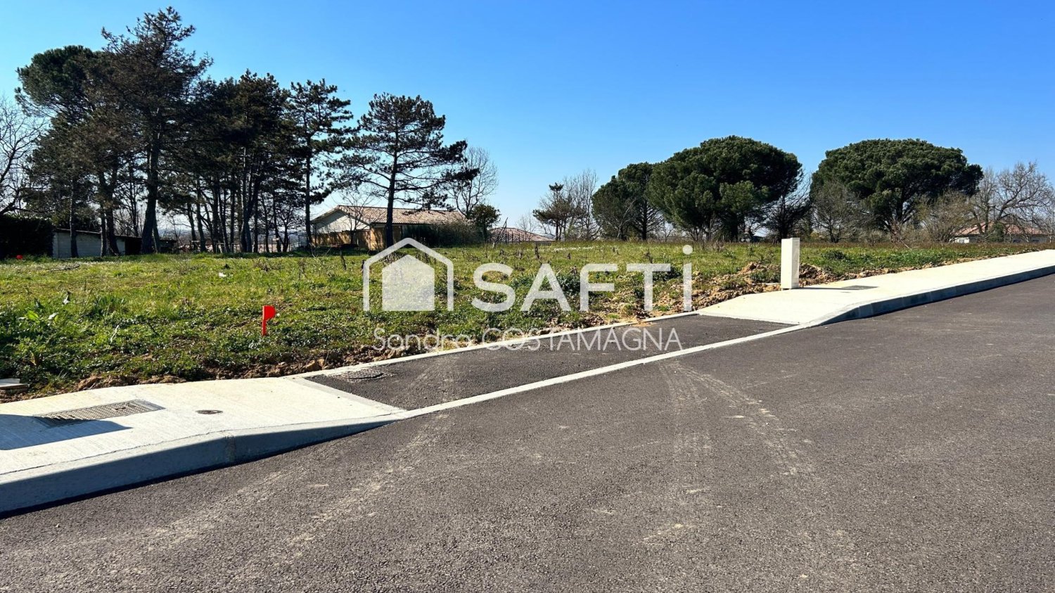 Terreno en Montbartier, France 594 m² No. 65336