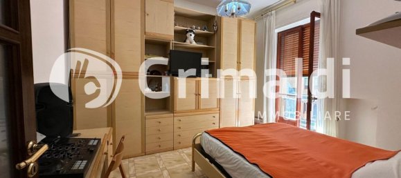 5 rooms Apartment in Salerno, Italy No. 34704 9