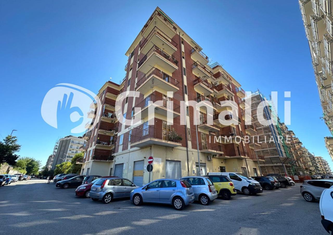 5 rooms Apartment in Salerno, Italy No. 34704