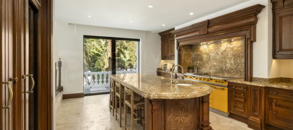 12 Schlafzimmer Villa in Marbella, Spain, Nr. 101566 16